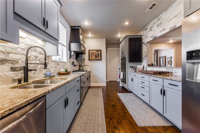 8339 La Casa Avenue, Springdale, AR 72762