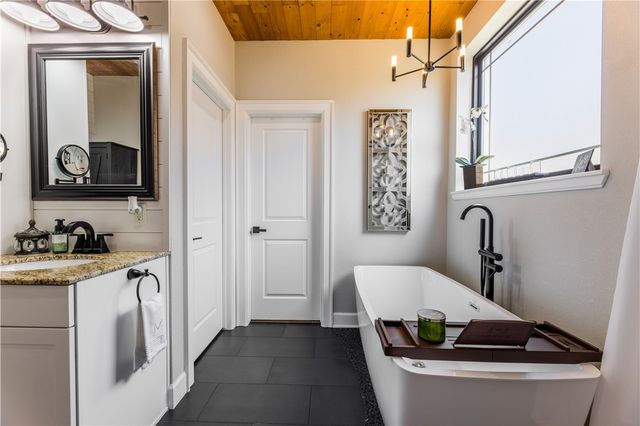 8339 La Casa Avenue, Springdale, AR 72762