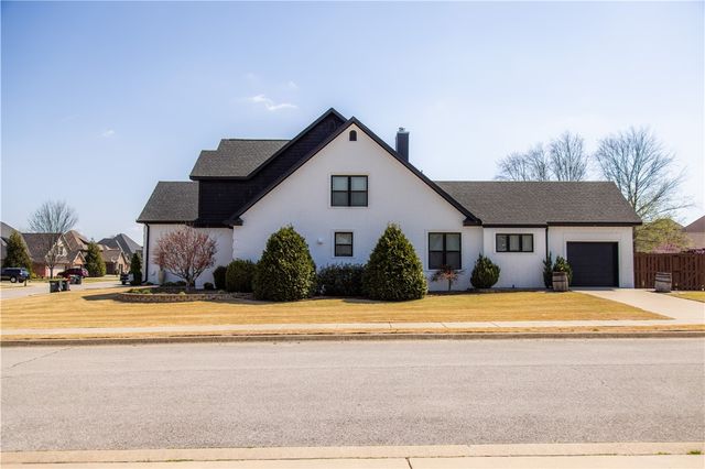 8339 La Casa Avenue, Springdale, AR 72762