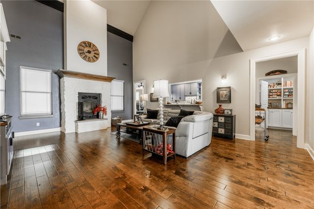 8339 La Casa Avenue, Springdale, AR 72762