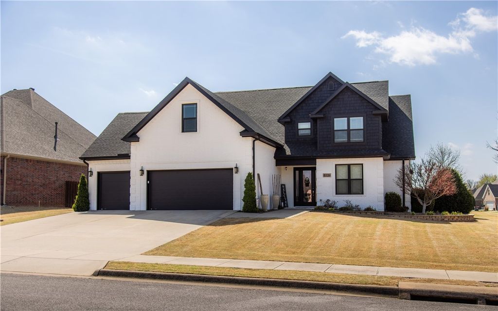 8339 La Casa Avenue, Springdale, AR 72762