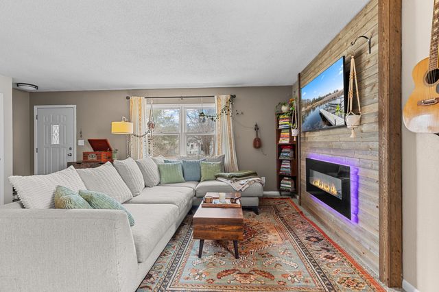 814 11th Avenue NE, Brainerd, MN 56401