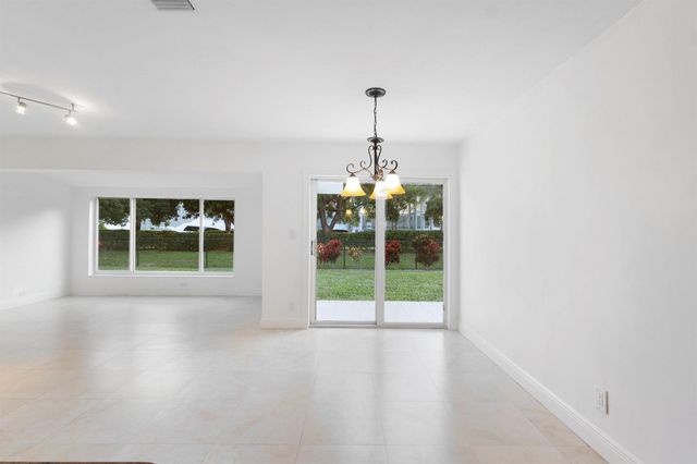 2940 NE 18th Street, Pompano Beach, FL 33062
