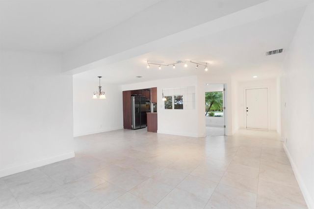 2940 NE 18th Street, Pompano Beach, FL 33062