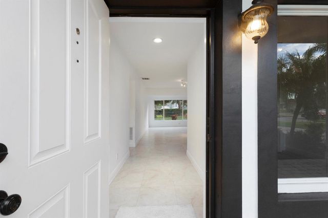 2940 NE 18th Street, Pompano Beach, FL 33062
