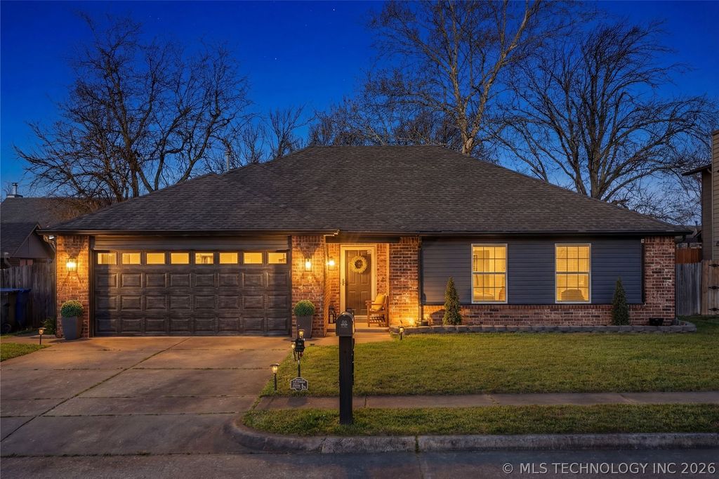 1304 S 33rd Street, Broken Arrow, OK 74014