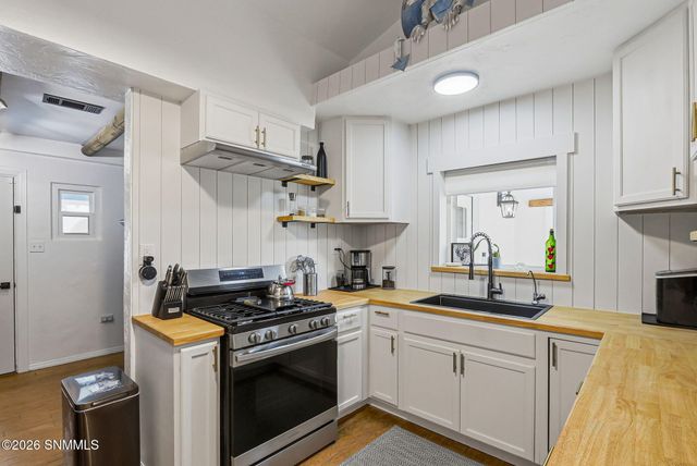 445 Palmer Road, Las Cruces, NM 88005