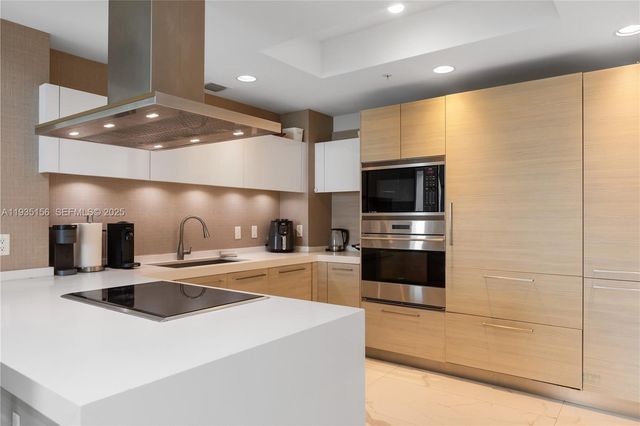 17301 NE Biscayne Blvd 908, North Miami Beach, FL 33160