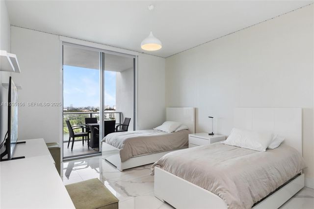 17301 NE Biscayne Blvd 908, North Miami Beach, FL 33160