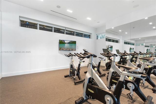 17301 NE Biscayne Blvd 908, North Miami Beach, FL 33160