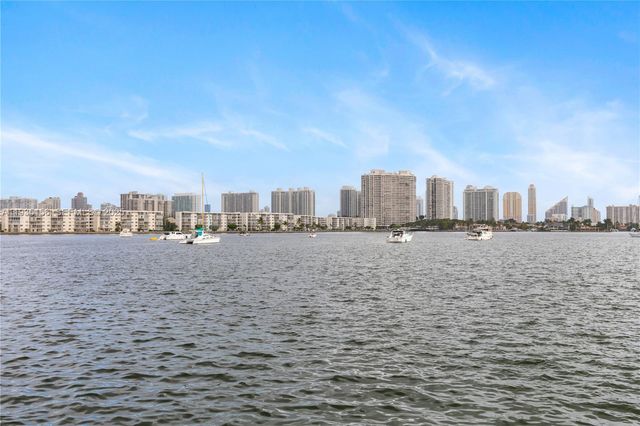 17301 NE Biscayne Blvd 908, North Miami Beach, FL 33160