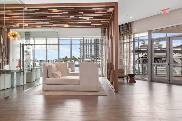 17301 NE Biscayne Blvd 908, North Miami Beach, FL 33160