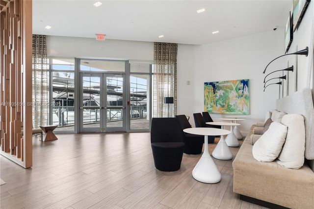 17301 NE Biscayne Blvd 908, North Miami Beach, FL 33160