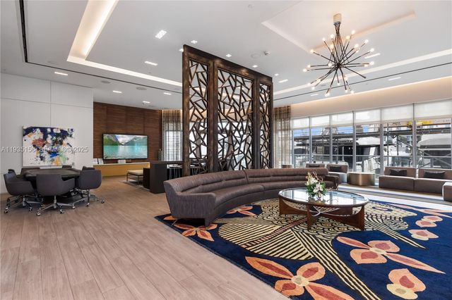 17301 NE Biscayne Blvd 908, North Miami Beach, FL 33160