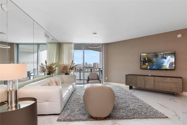 17301 NE Biscayne Blvd 908, North Miami Beach, FL 33160