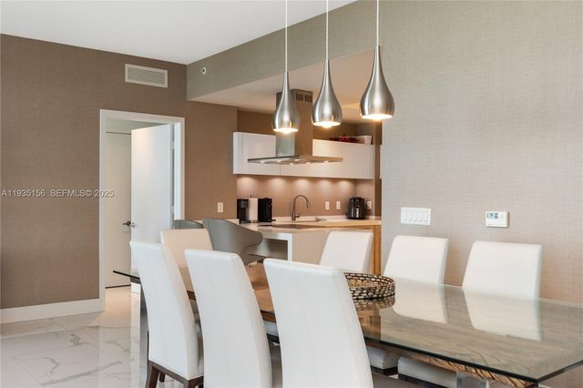 17301 NE Biscayne Blvd 908, North Miami Beach, FL 33160