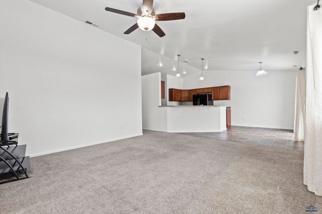 613 KATHRYN AVE, Rapid City, SD 57701