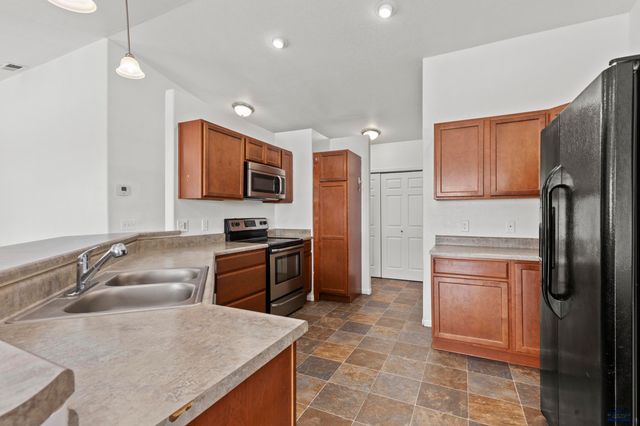 613 KATHRYN AVE, Rapid City, SD 57701