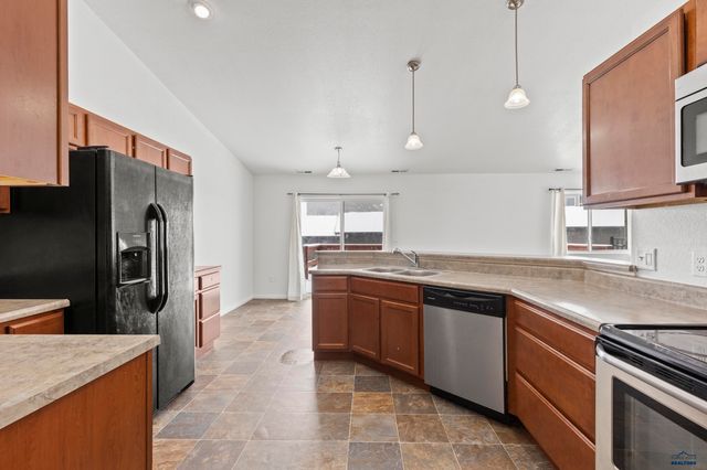 613 KATHRYN AVE, Rapid City, SD 57701