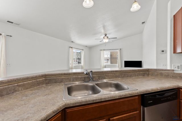 613 KATHRYN AVE, Rapid City, SD 57701