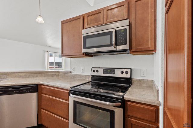 613 KATHRYN AVE, Rapid City, SD 57701