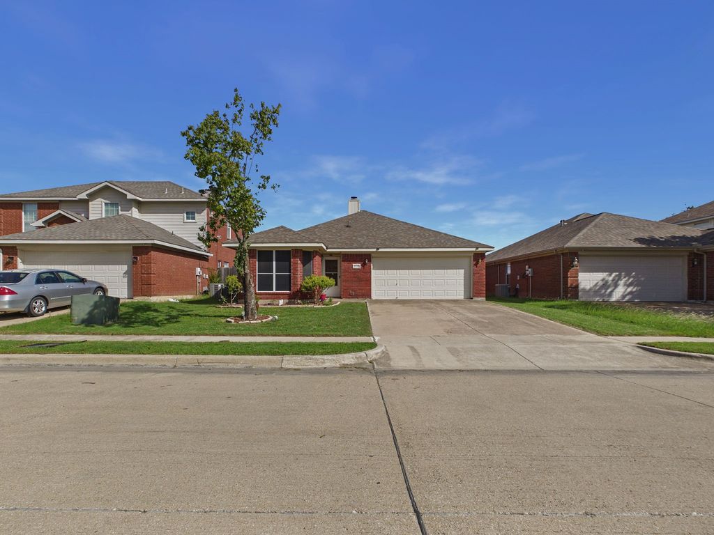 2332 Rushing Springs, Fort Worth, TX 76118 — photo 3