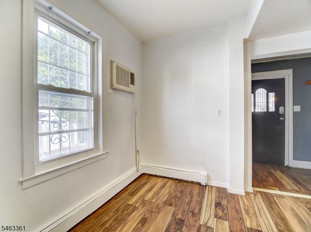 503 Franklin St, Elizabeth City, NJ 07206
