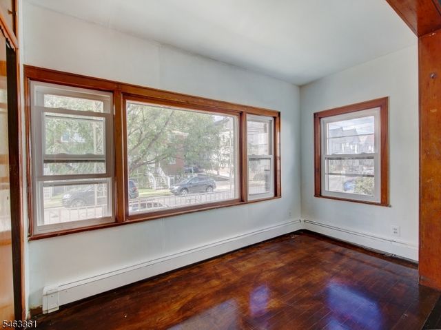 503 Franklin St, Elizabeth City, NJ 07206