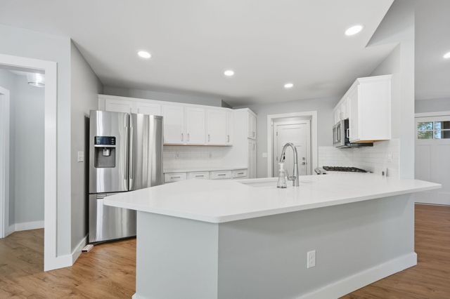 2213 E Myrtlewood Ct, Derby, KS 67037