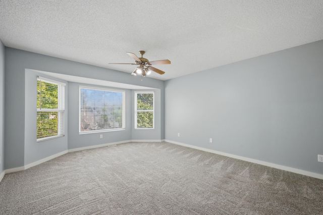 2213 E Myrtlewood Ct, Derby, KS 67037