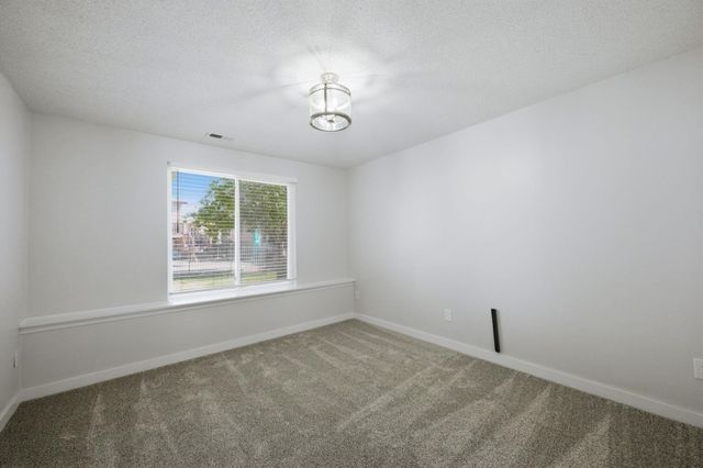 2213 E Myrtlewood Ct, Derby, KS 67037