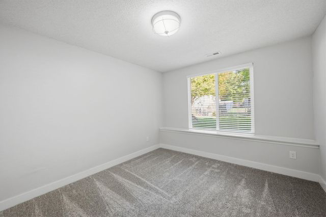 2213 E Myrtlewood Ct, Derby, KS 67037