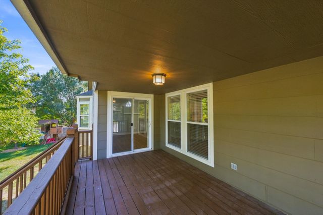 2213 E Myrtlewood Ct, Derby, KS 67037