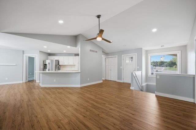 2213 E Myrtlewood Ct, Derby, KS 67037