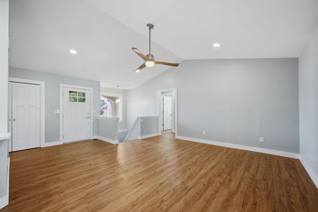 2213 E Myrtlewood Ct, Derby, KS 67037