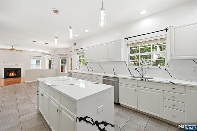 19 Colmart Way, Bridgewater, NJ 08807