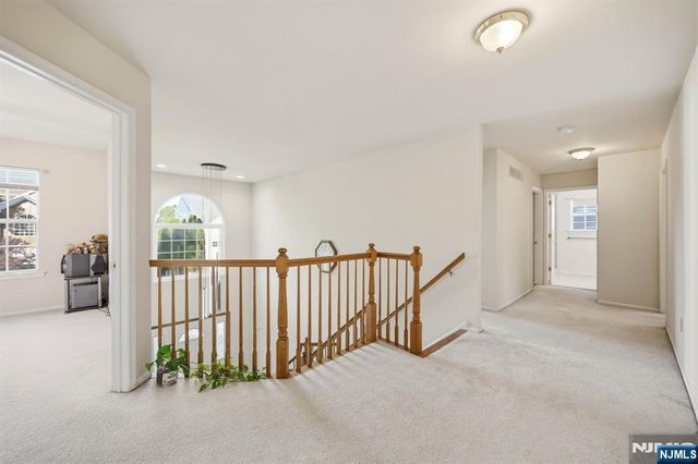 19 Colmart Way, Bridgewater, NJ 08807