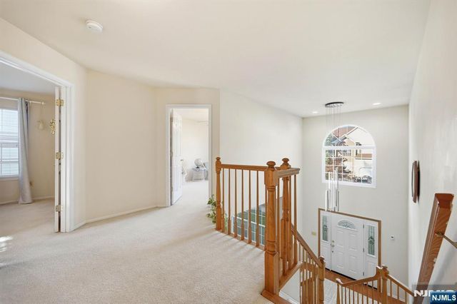 19 Colmart Way, Bridgewater, NJ 08807