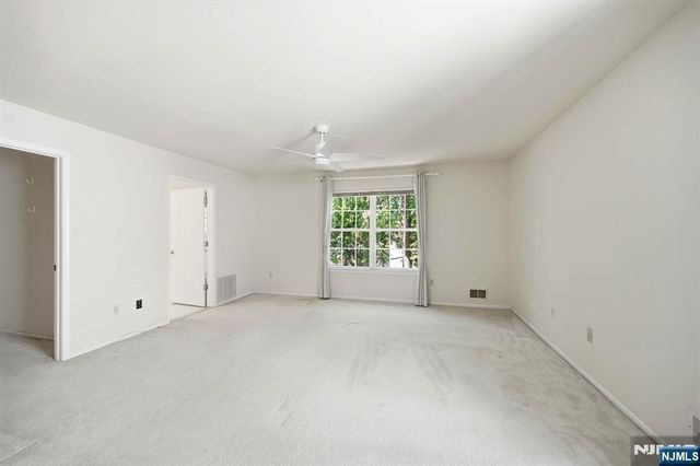 19 Colmart Way, Bridgewater, NJ 08807