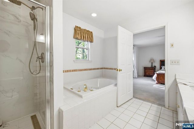 19 Colmart Way, Bridgewater, NJ 08807
