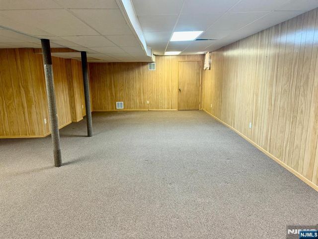 19 Colmart Way, Bridgewater, NJ 08807