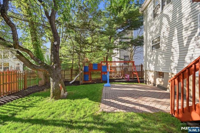 19 Colmart Way, Bridgewater, NJ 08807