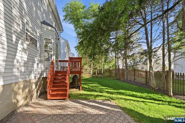 19 Colmart Way, Bridgewater, NJ 08807