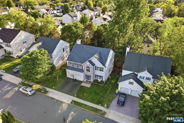 19 Colmart Way, Bridgewater, NJ 08807