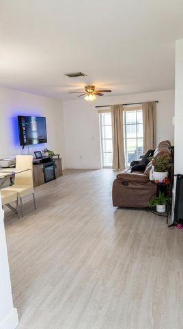 2898 Ashley Dr Drive E C, West Palm Beach, FL 33415