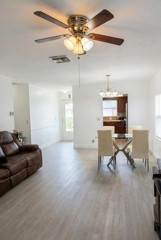 2898 Ashley Dr Drive E C, West Palm Beach, FL 33415