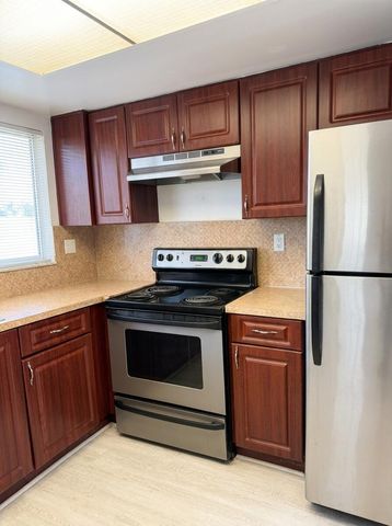 2898 Ashley Dr Drive E C, West Palm Beach, FL 33415