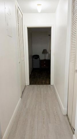 2898 Ashley Dr Drive E C, West Palm Beach, FL 33415