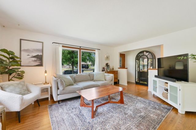 11335 Swallow Street NW, Coon Rapids, MN 55433
