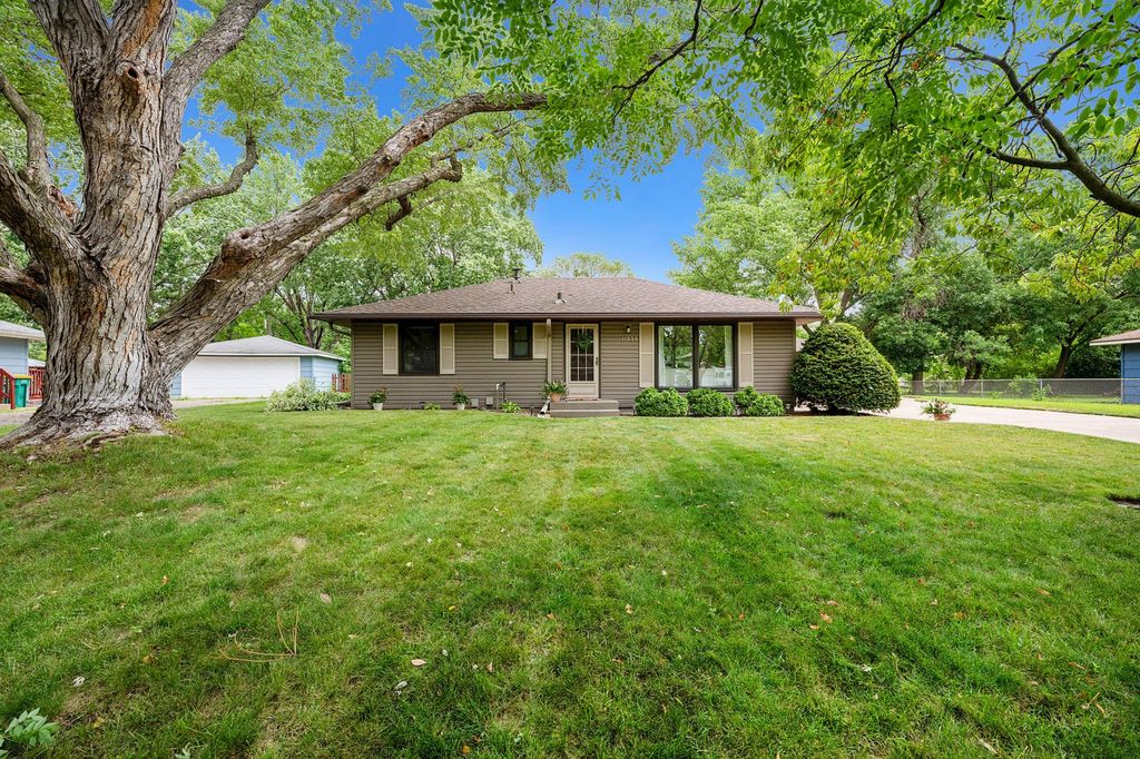 11335 Swallow Street NW, Coon Rapids, MN 55433